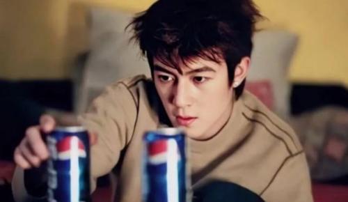 娱乐圈吃瓜陈冠希,娱乐圈风云再起，吃瓜群众热议不断